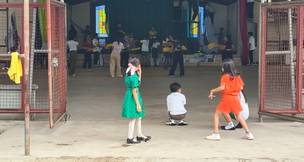 kids in baclayon 2