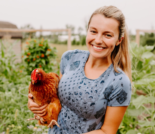 Chicken Keepers: Start Your Backyard Flock with Confidence